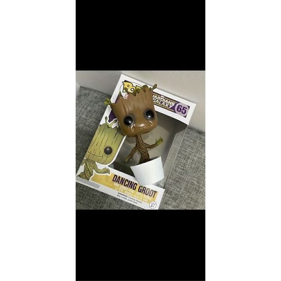 Funko Pop 65 dancing Groot from guardians of the Galaxy - Picture 8 of 12